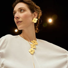 Load image into Gallery viewer, Hydrangea and Emeralds Necklace