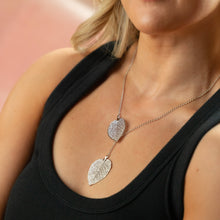 Load image into Gallery viewer, Cerrado Leaves Necklace (adjustable)