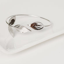 Load image into Gallery viewer, Rose Leaves Bracelet