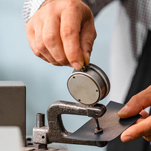 Load image into Gallery viewer, SLIM CARD HOLDER - GREEN