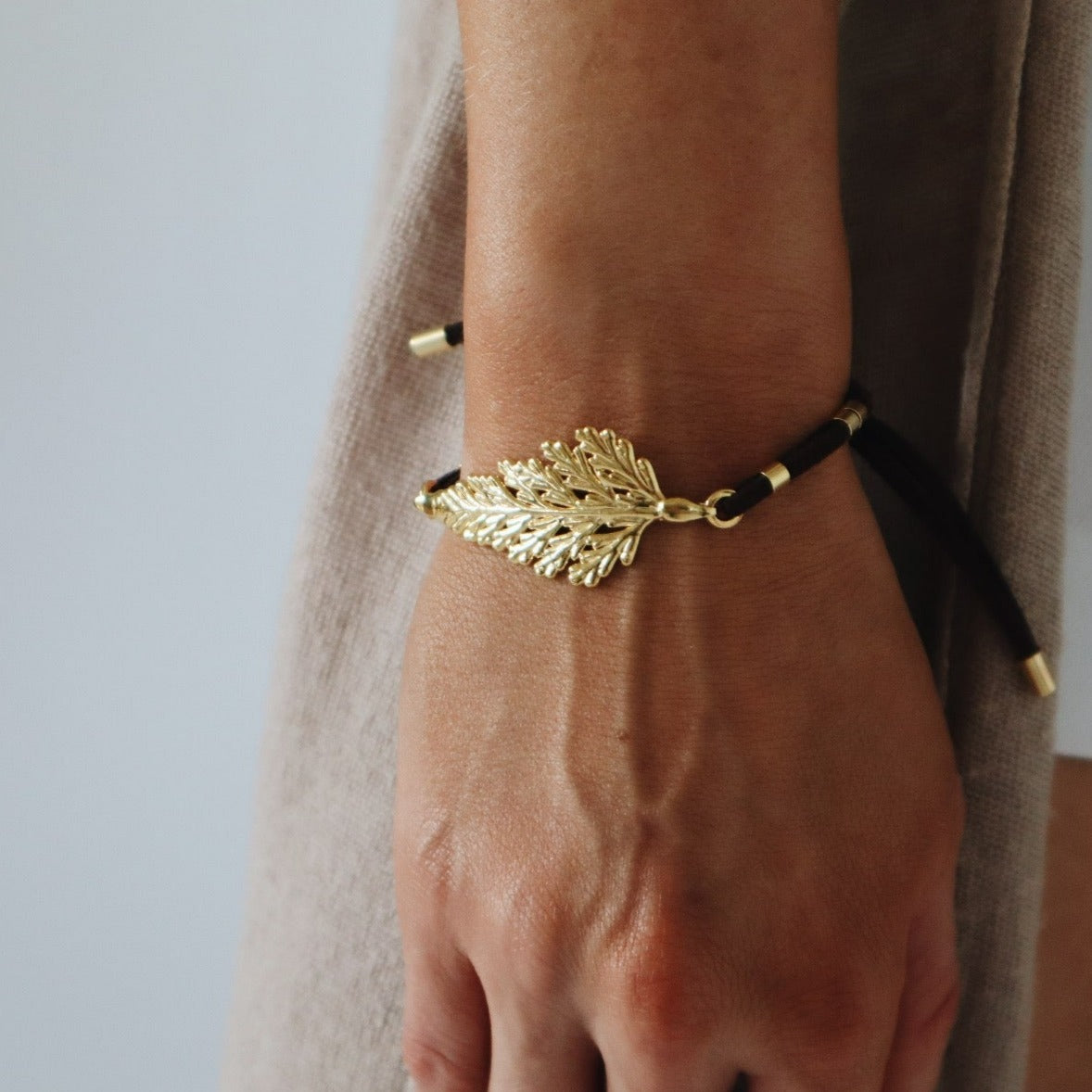 Fern Leaf with Vegetable Suede Bracelet – CARLA SHAW
